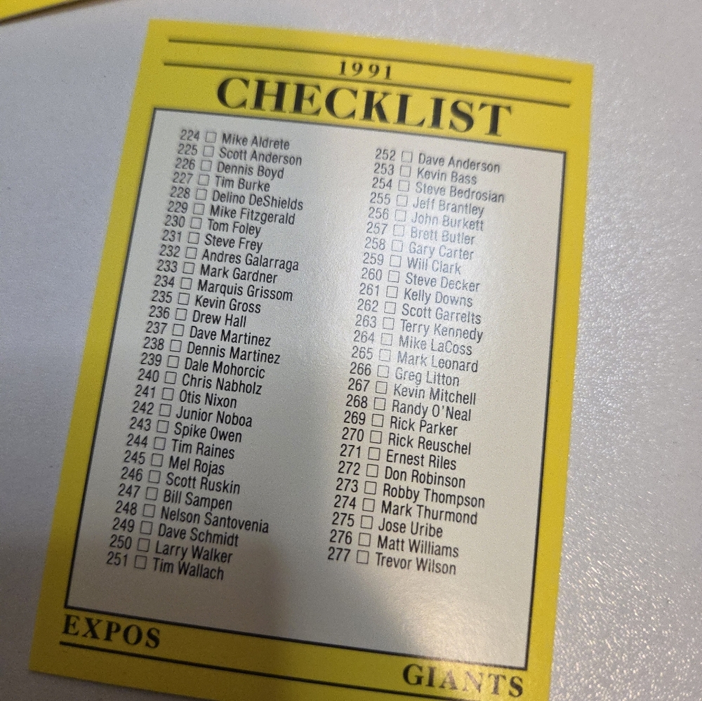Fleer 91 Yellow Baseball Trading Cards Lot Over 30 Cards - Picture 6 of 7